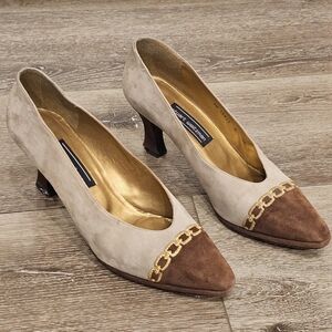 VINTAGE Stuart Weitzman Beige & Brown Suede pumps Gold Chain Detail SUPER UNIQUE